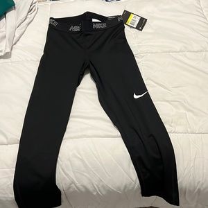 Nike 3/4 leggings, NWT, never worn, perfect condition